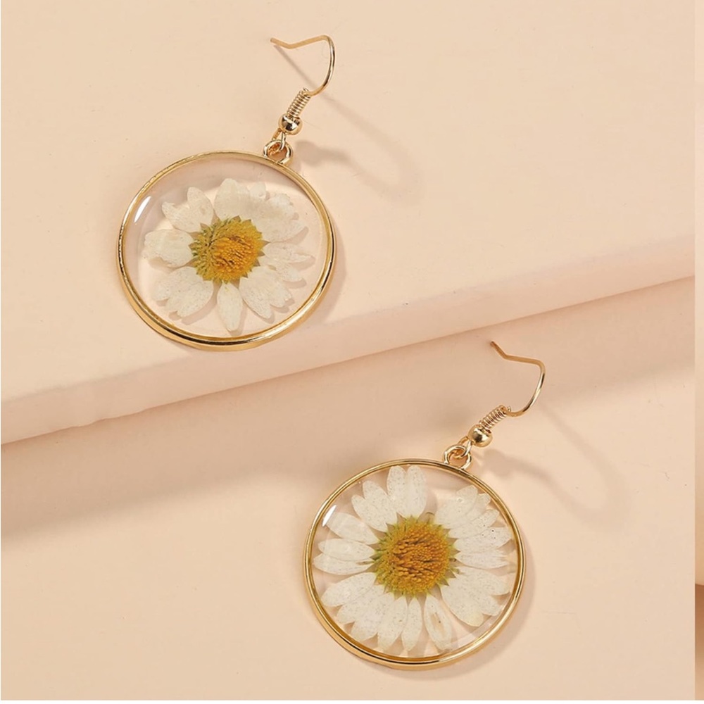 Natural chamomile earrings - Picture 2 of 6